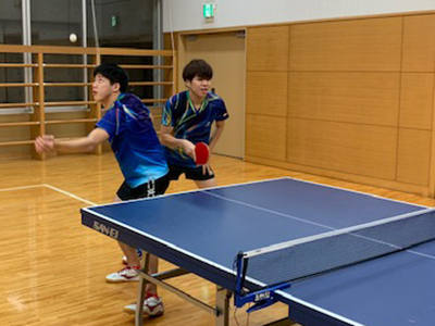 卓球部　米本駿也さん（人社1年）　会長杯争奪卓球大会で2冠達成