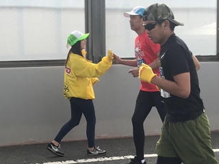 神戸マラソンで沿道ボランティア
