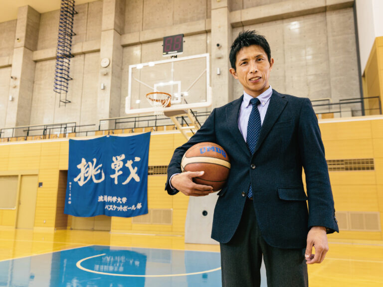 九州共立大学 スポーツ学科 准教授 バスケットボール部監督　川面 剛さんのサムネイル