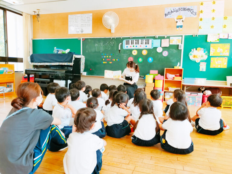 今年度初の幼稚園訪問。Libroの学生たちが『絵本の読み聞かせ』活動を再開！のサムネイル