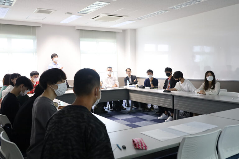 村尾ゼミの学生が、新聞への興味喚起や読者獲得のアイデアを神戸新聞社へ提案のサムネイル