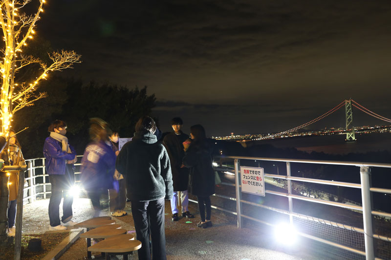 明石海峡大橋が見える夜景での撮影風景